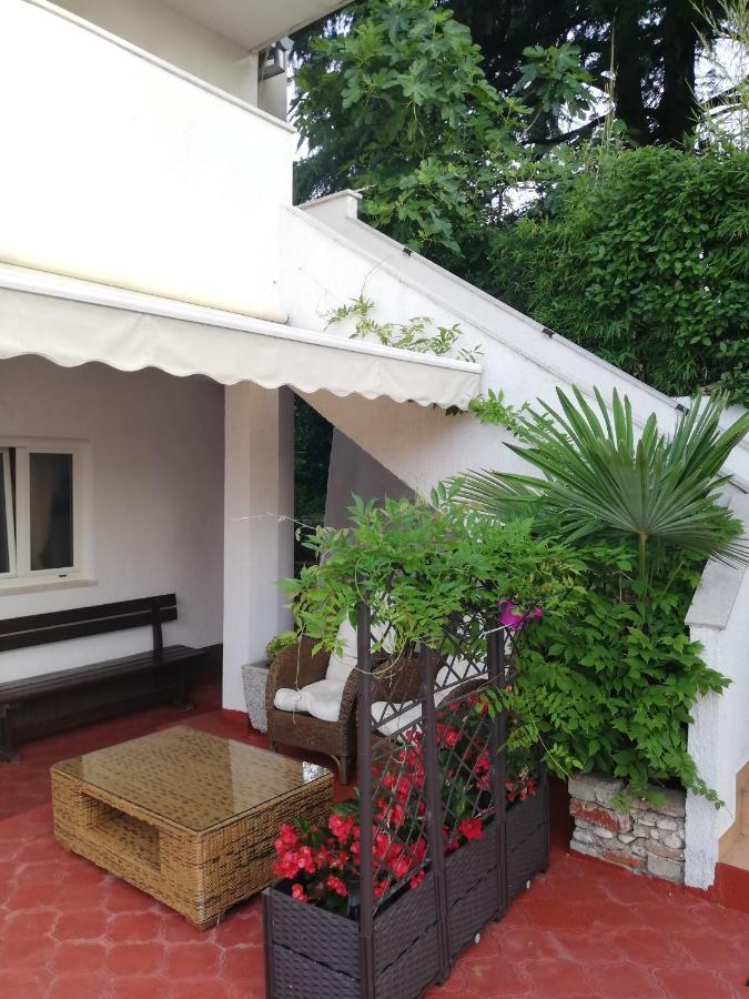 Apartments Poretti For 2,In Center Parking Free In The Yard,6 Min Beach Walk Ρόβινι Εξωτερικό φωτογραφία