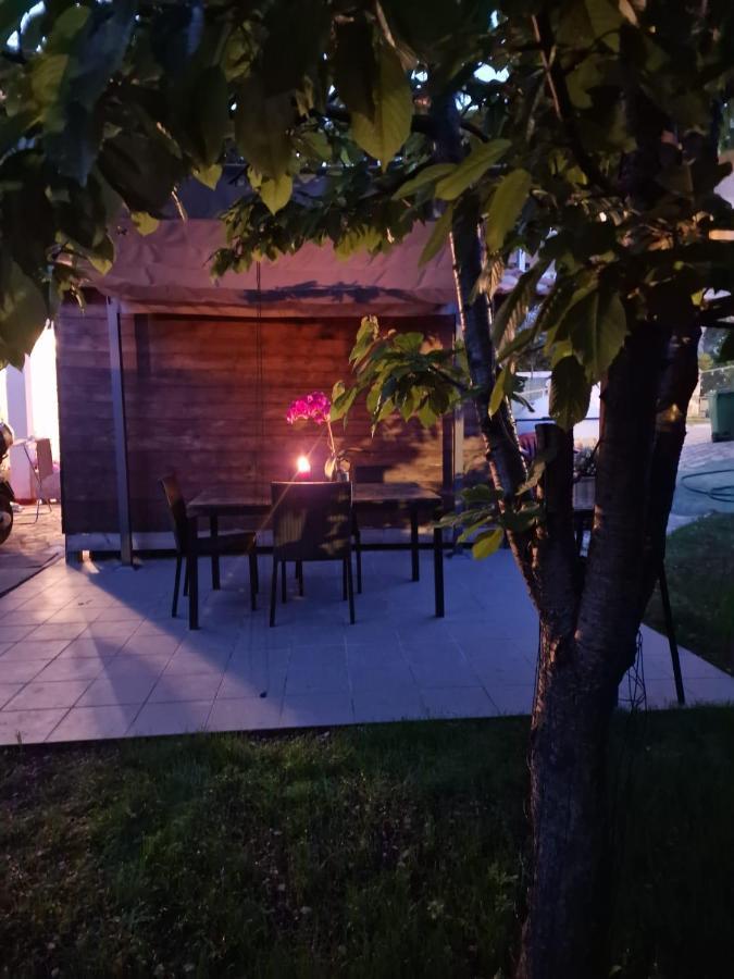 Apartments Poretti For 2,In Center Parking Free In The Yard,6 Min Beach Walk Ρόβινι Εξωτερικό φωτογραφία