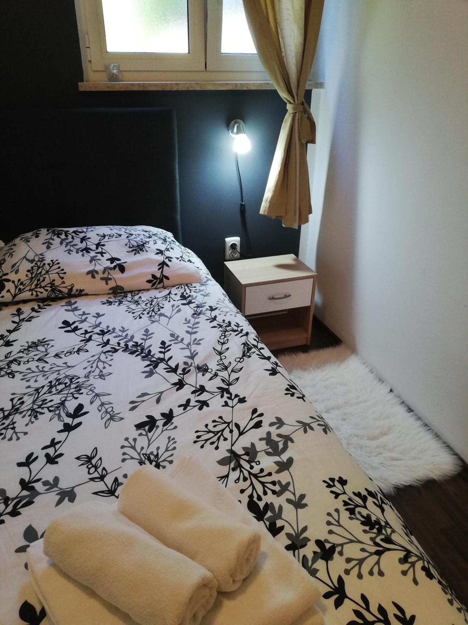 Apartments Poretti For 2,In Center Parking Free In The Yard,6 Min Beach Walk Ρόβινι Εξωτερικό φωτογραφία