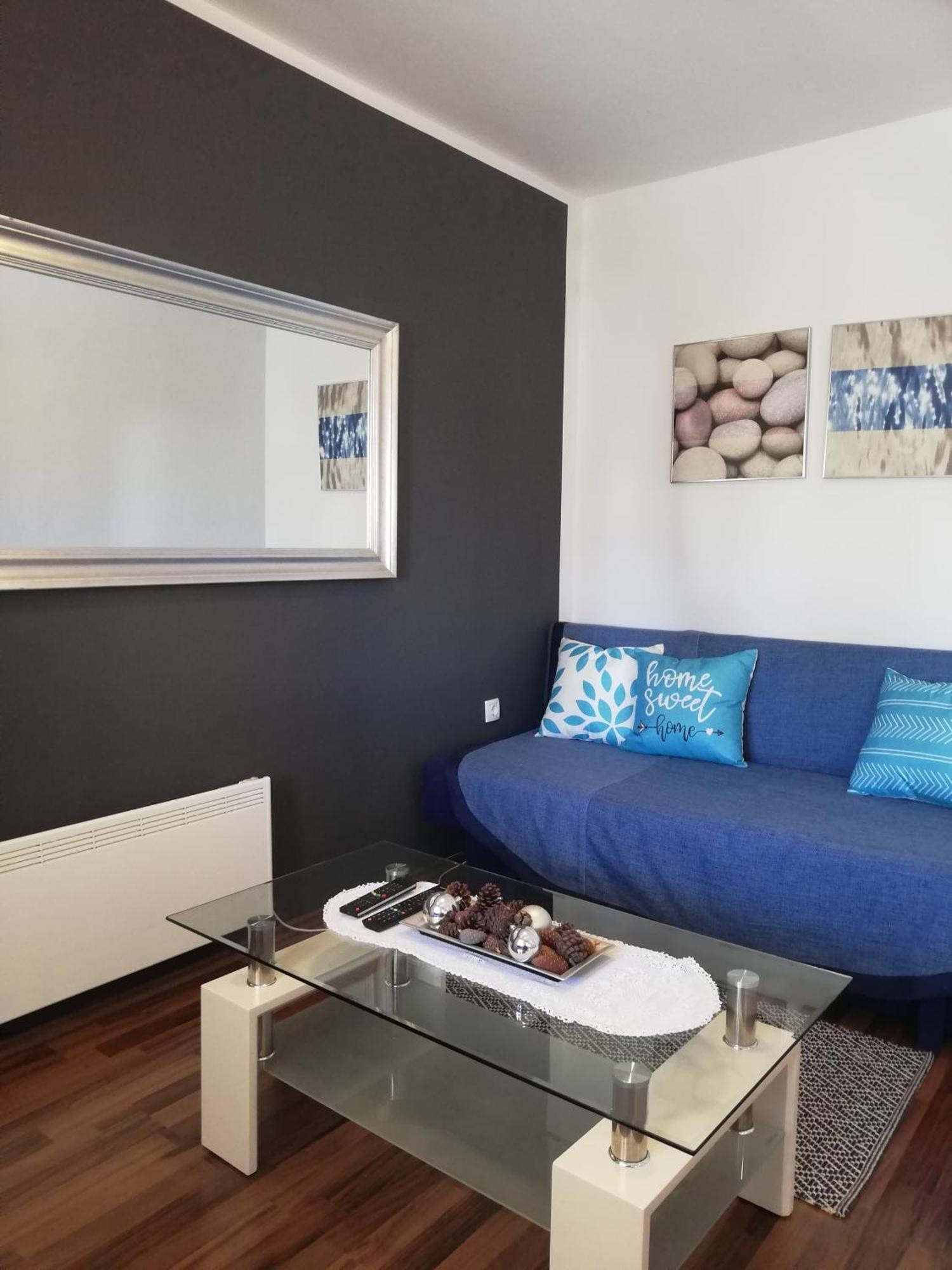 Apartments Poretti For 2,In Center Parking Free In The Yard,6 Min Beach Walk Ρόβινι Εξωτερικό φωτογραφία