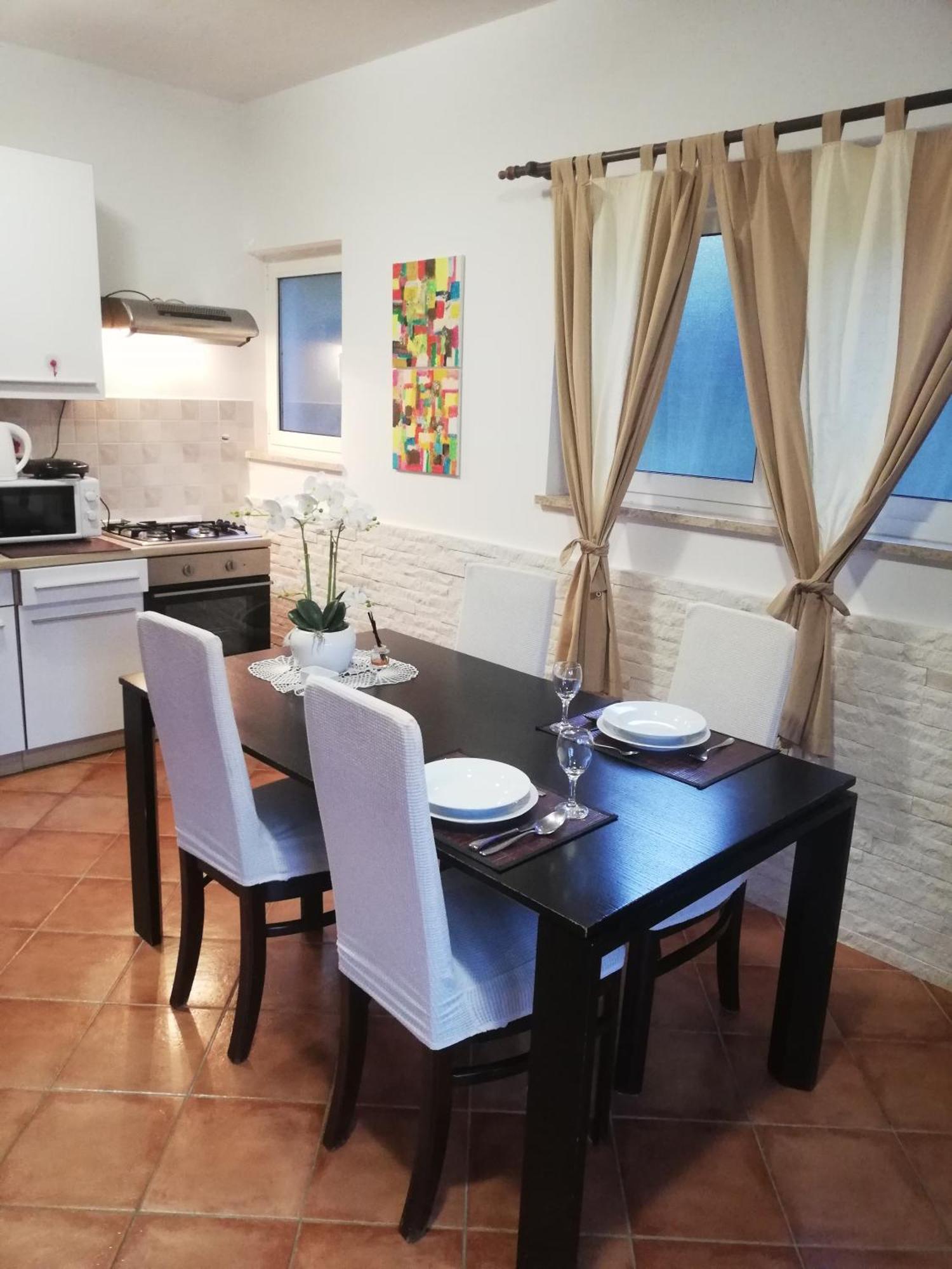 Apartments Poretti For 2,In Center Parking Free In The Yard,6 Min Beach Walk Ρόβινι Εξωτερικό φωτογραφία